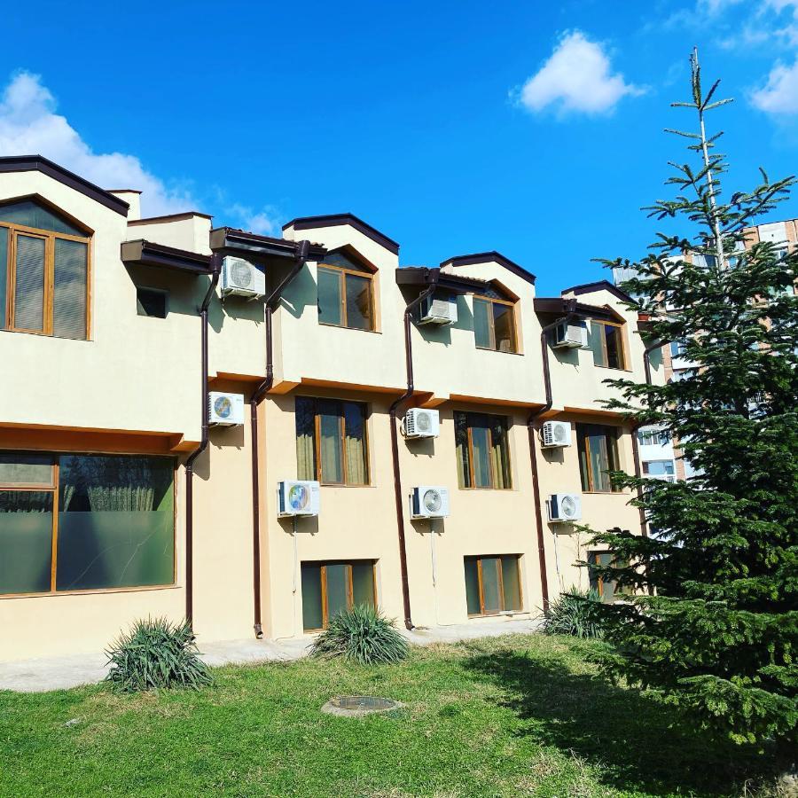 Interrum Hotel Razgrad Экстерьер фото