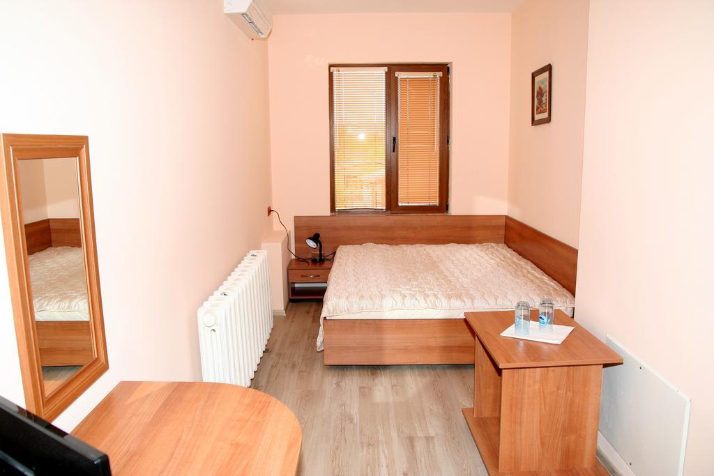 Interrum Hotel Razgrad Номер фото