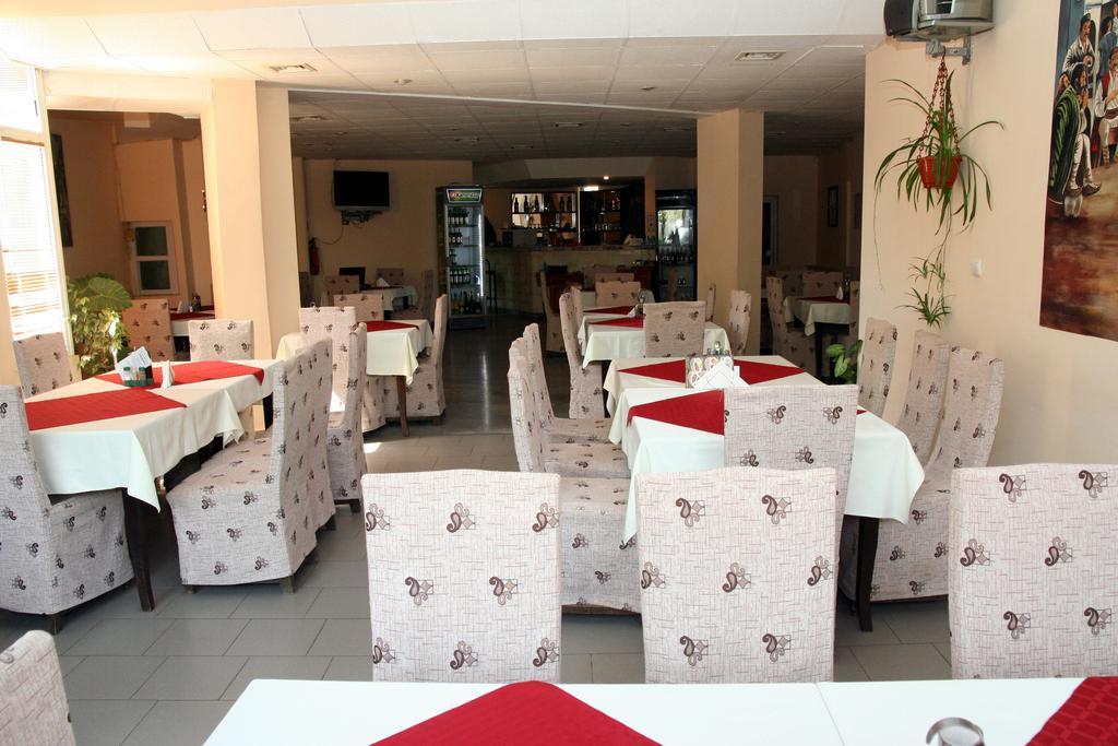 Interrum Hotel Razgrad Экстерьер фото