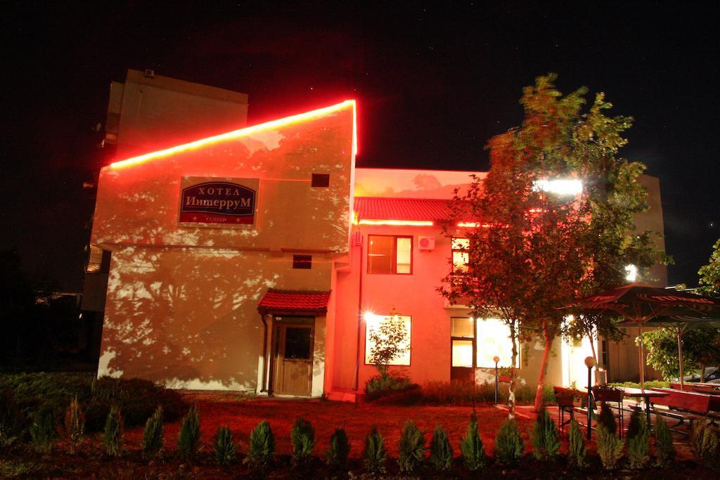 Interrum Hotel Razgrad Экстерьер фото