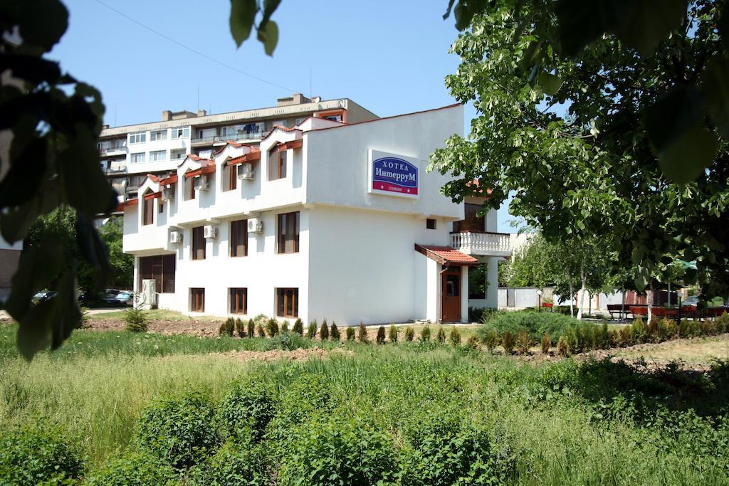Interrum Hotel Razgrad Экстерьер фото