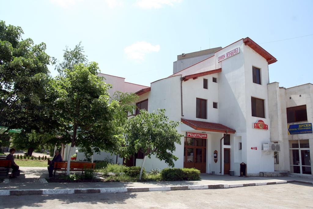 Interrum Hotel Razgrad Экстерьер фото