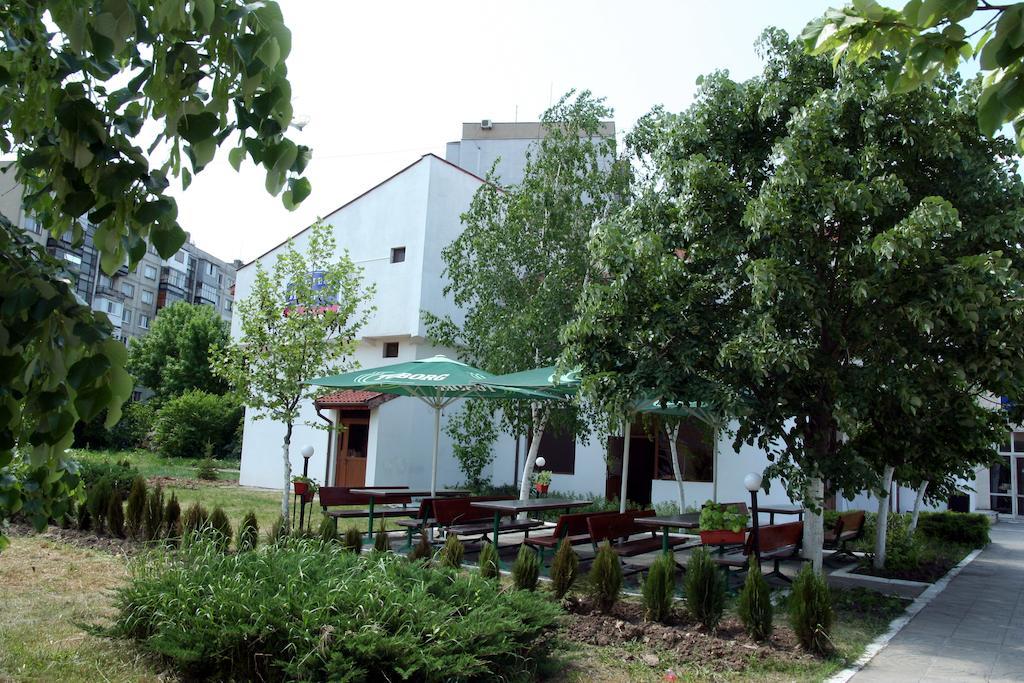 Interrum Hotel Razgrad Экстерьер фото