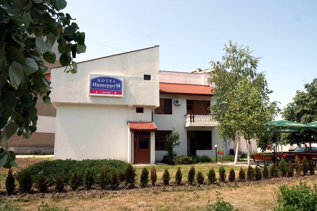 Interrum Hotel Razgrad Экстерьер фото
