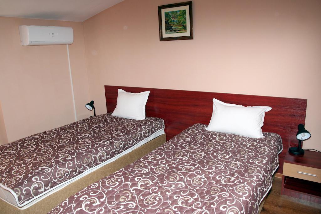 Interrum Hotel Razgrad Номер фото